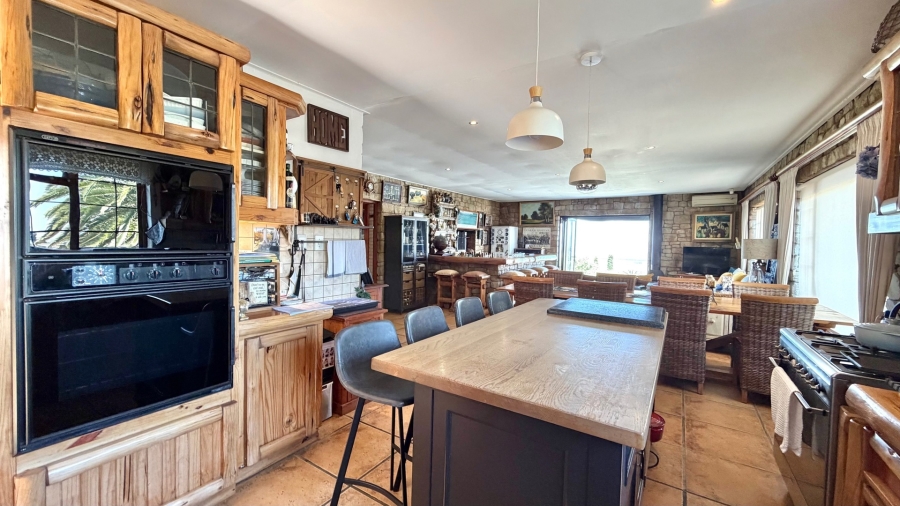 4 Bedroom Property for Sale in Heldervue Western Cape